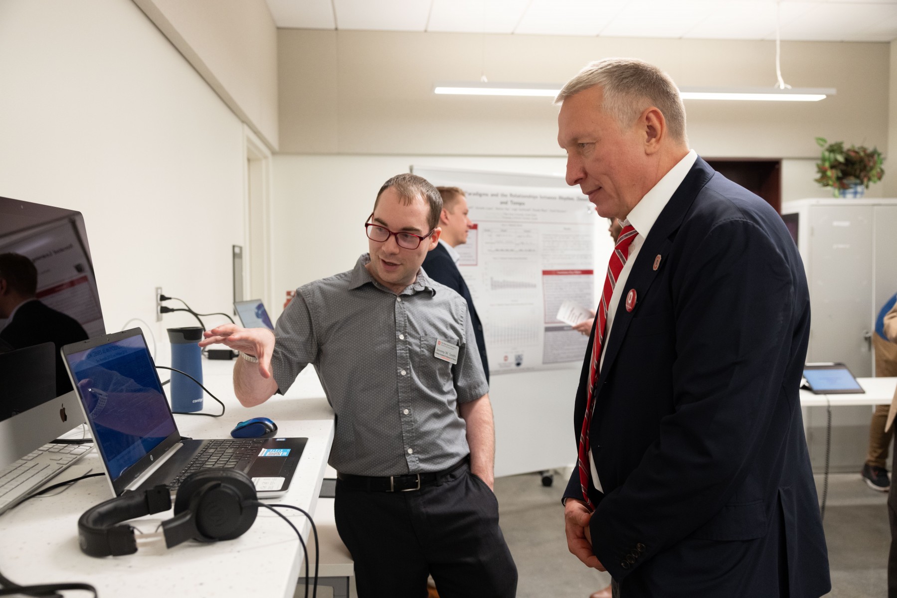 Ratmir Timashev speaks to a student at ohio state